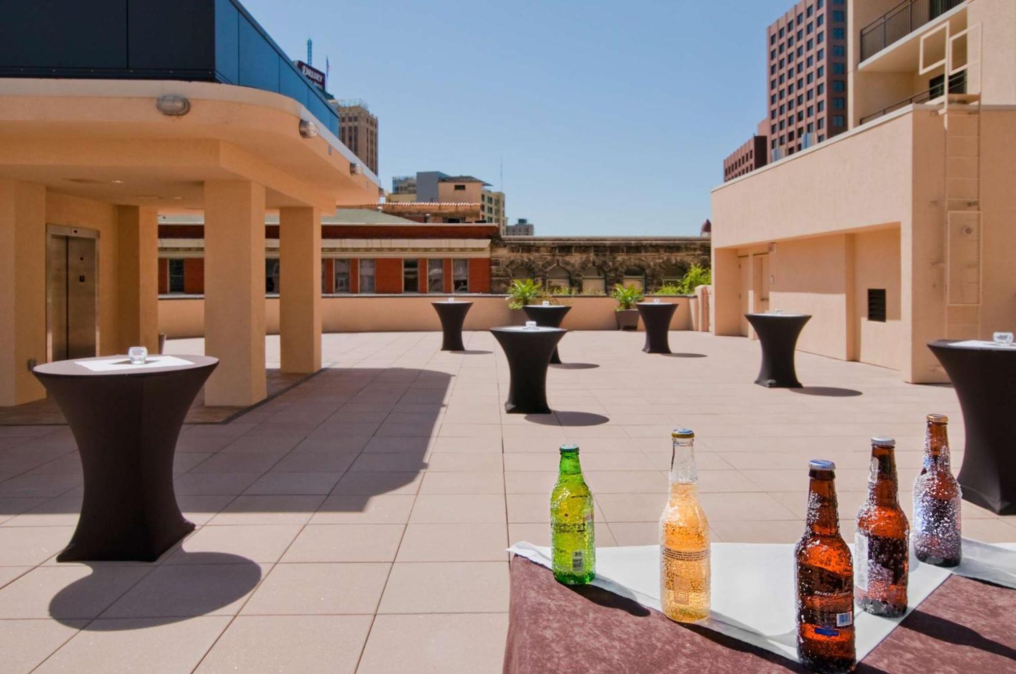 Embassy Suites San Antonio Riverwalk-Downtown Exterior foto